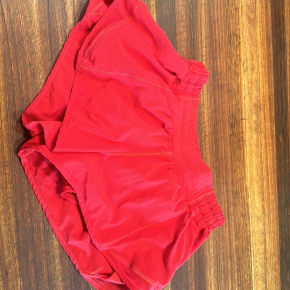 Hotty hot lulu shorts 2.5” - Picture 3 of 5